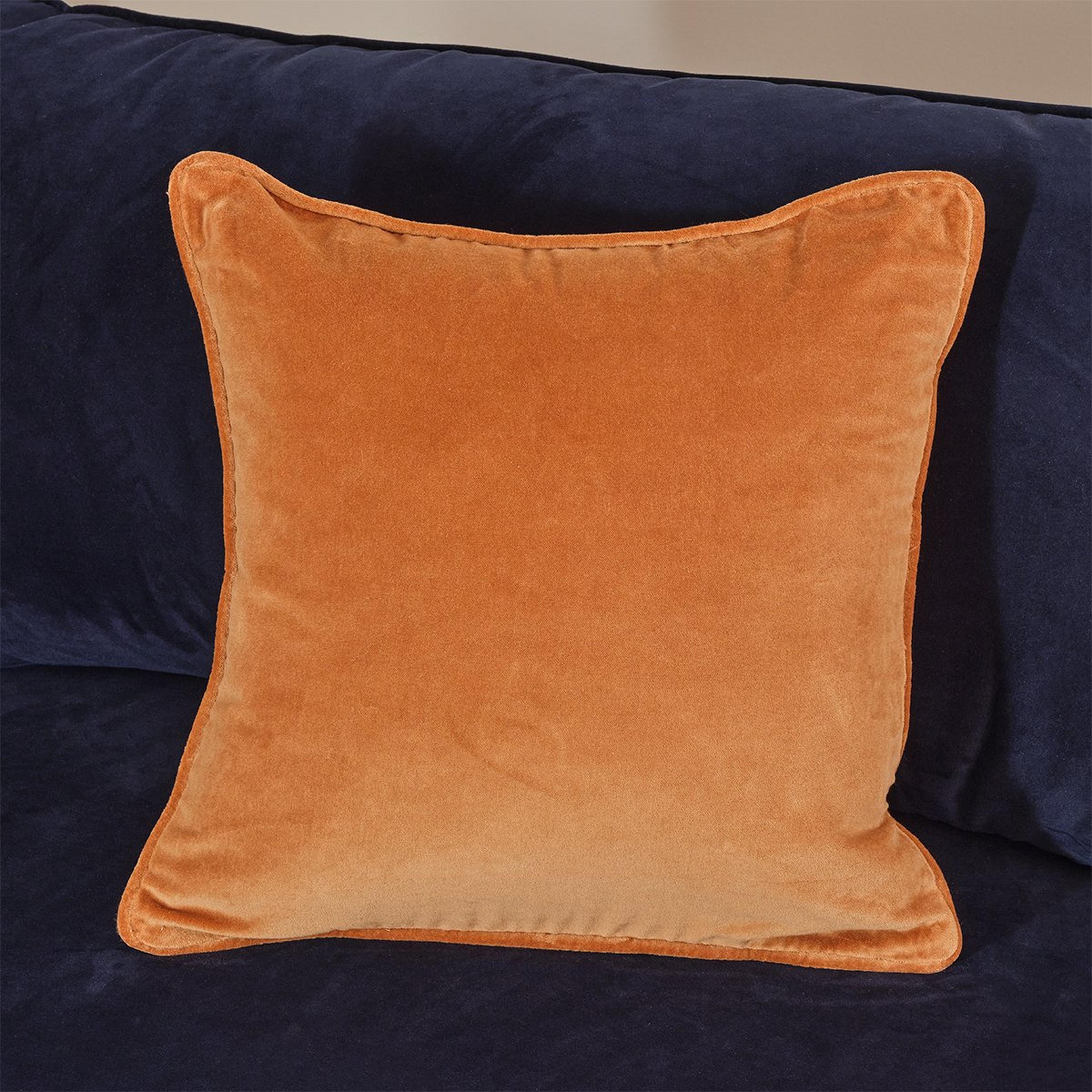 Kusum Pillow