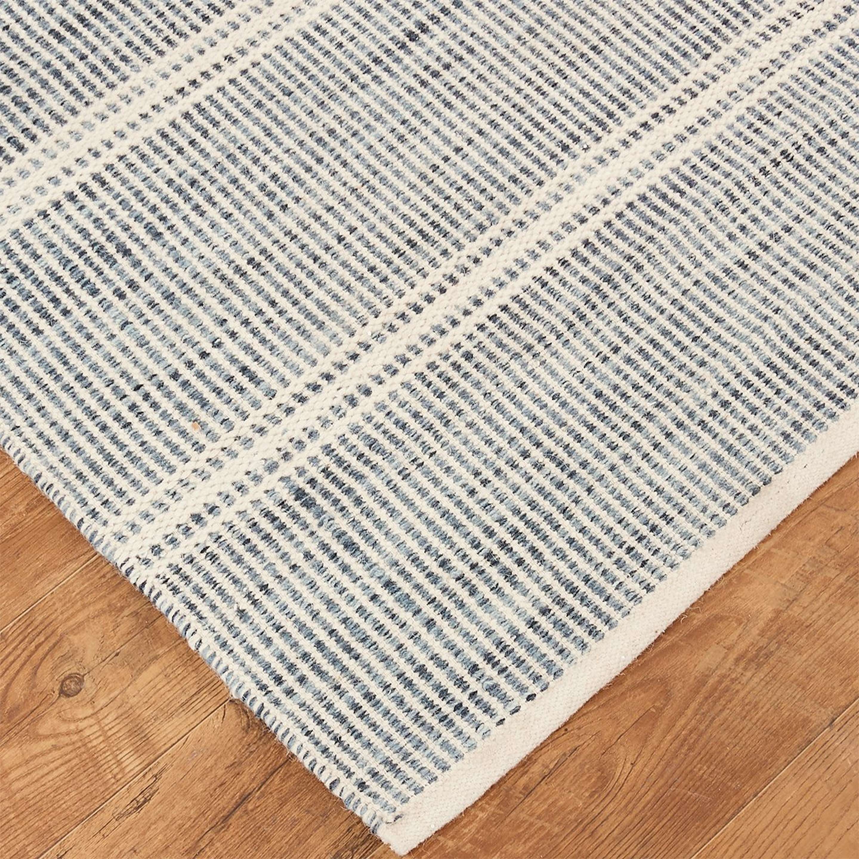 A Arden Avenue Handwoven Rug with Navy / Blue / Ivory color