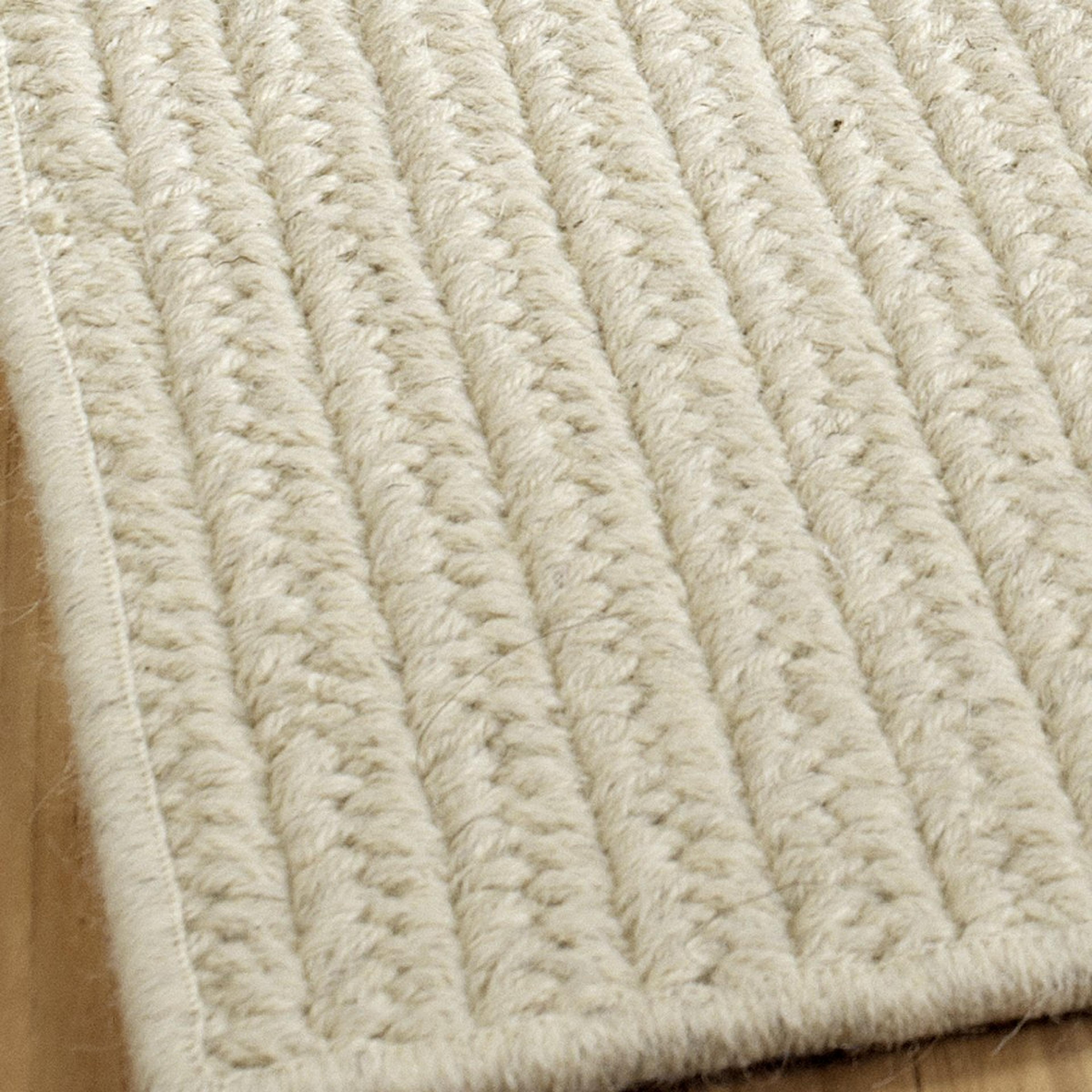A Eco-Friendly Solid Braided Wool Rugs with Cloudy White color