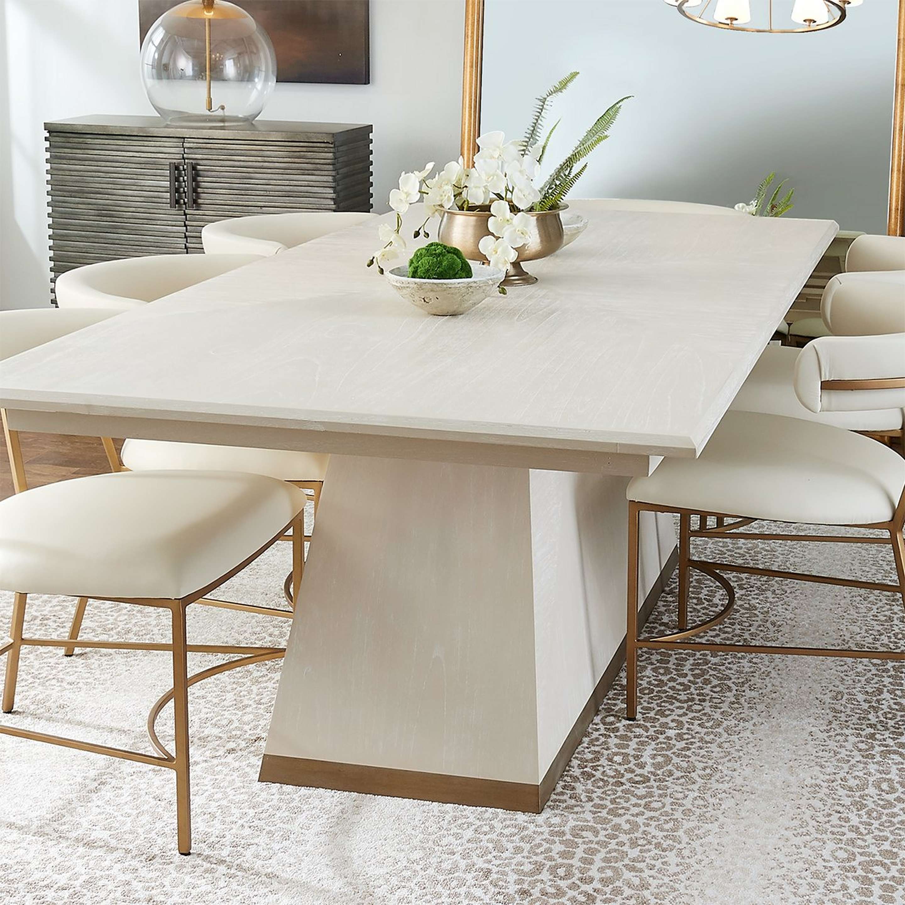 A New York Chic Dining Table with White Wash-Light Gray Wood / Natural color