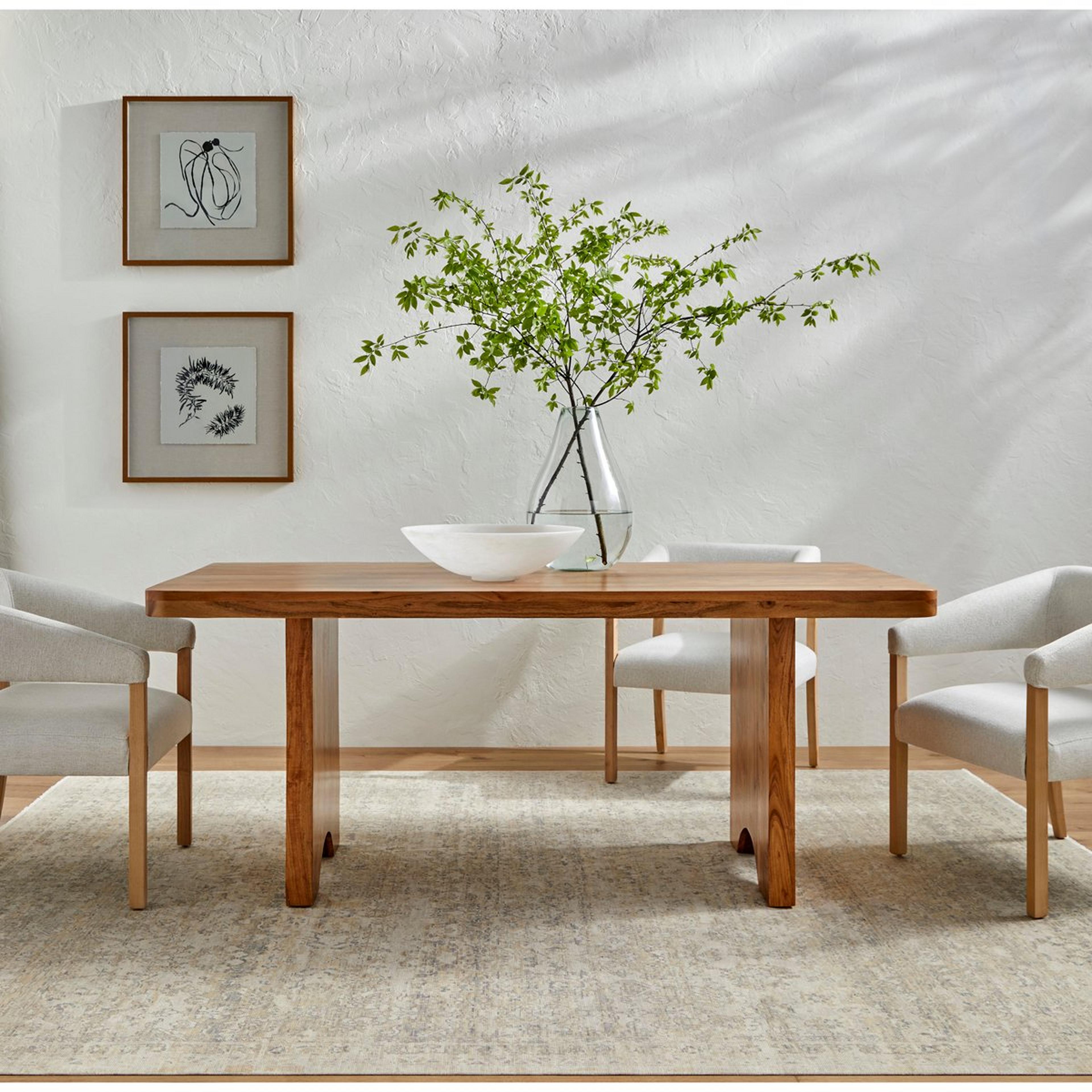 Conan Dining Table