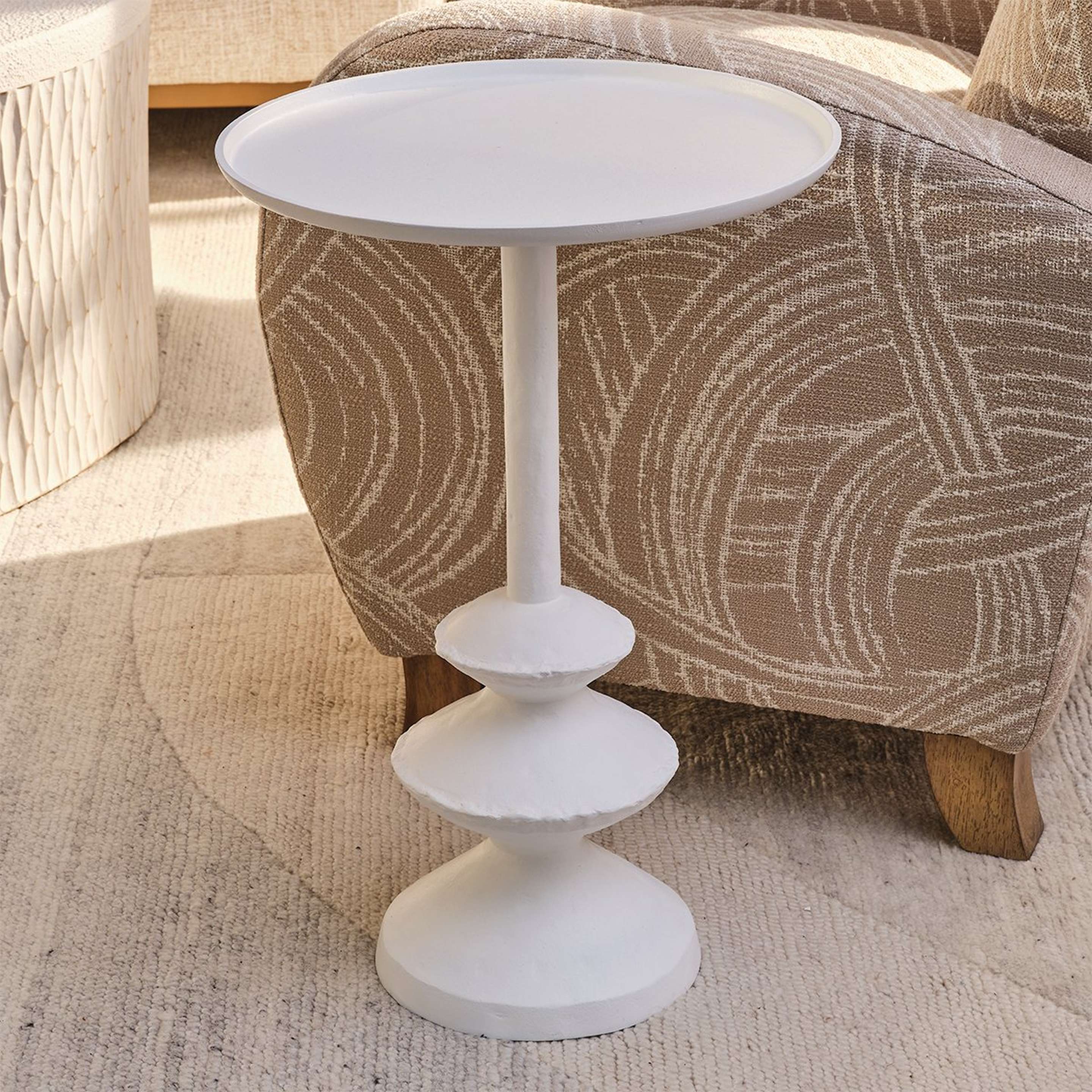 A Mamache Mamacha End Table with White color