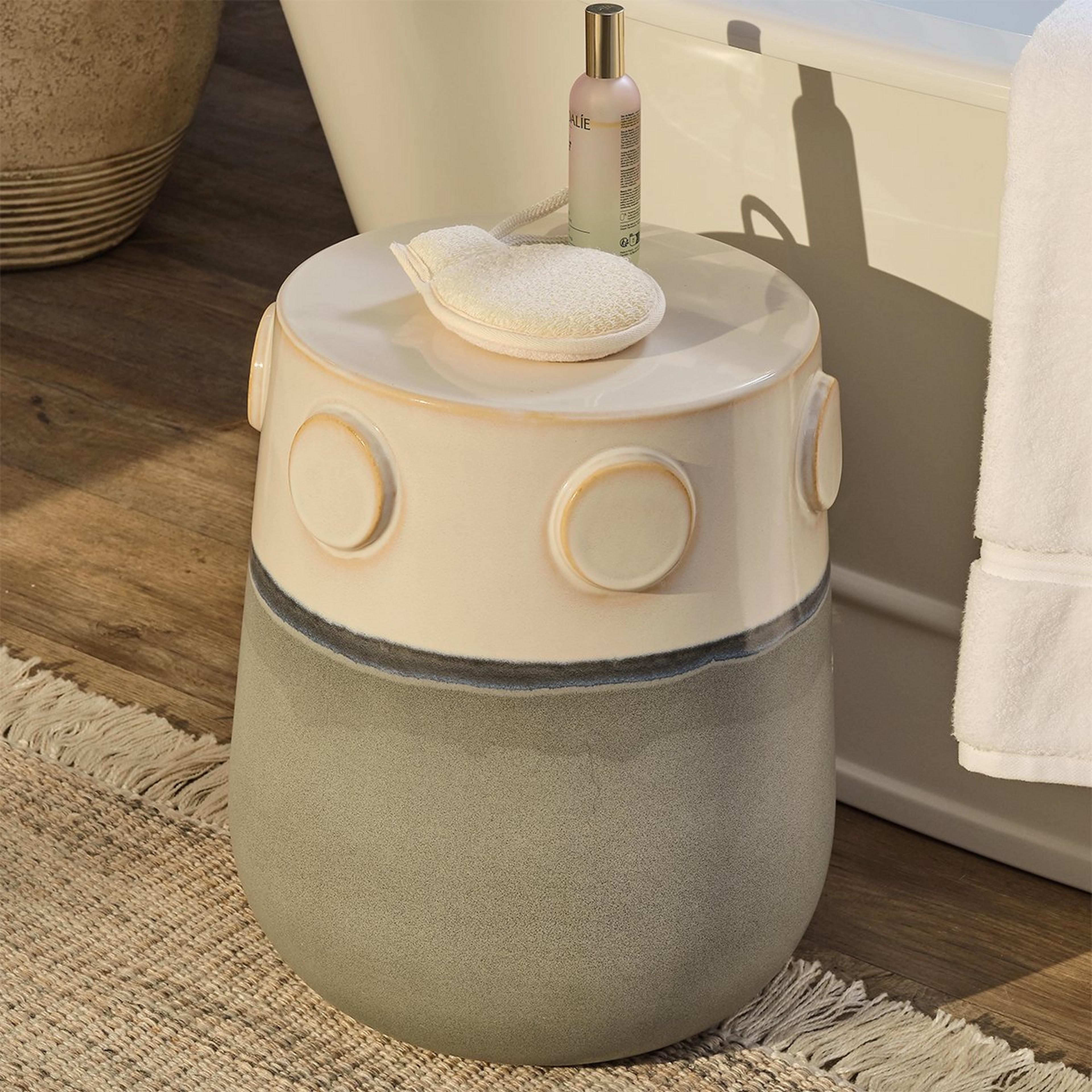 A Sculptural Strata Garden Stool with Grey / White / Blue color