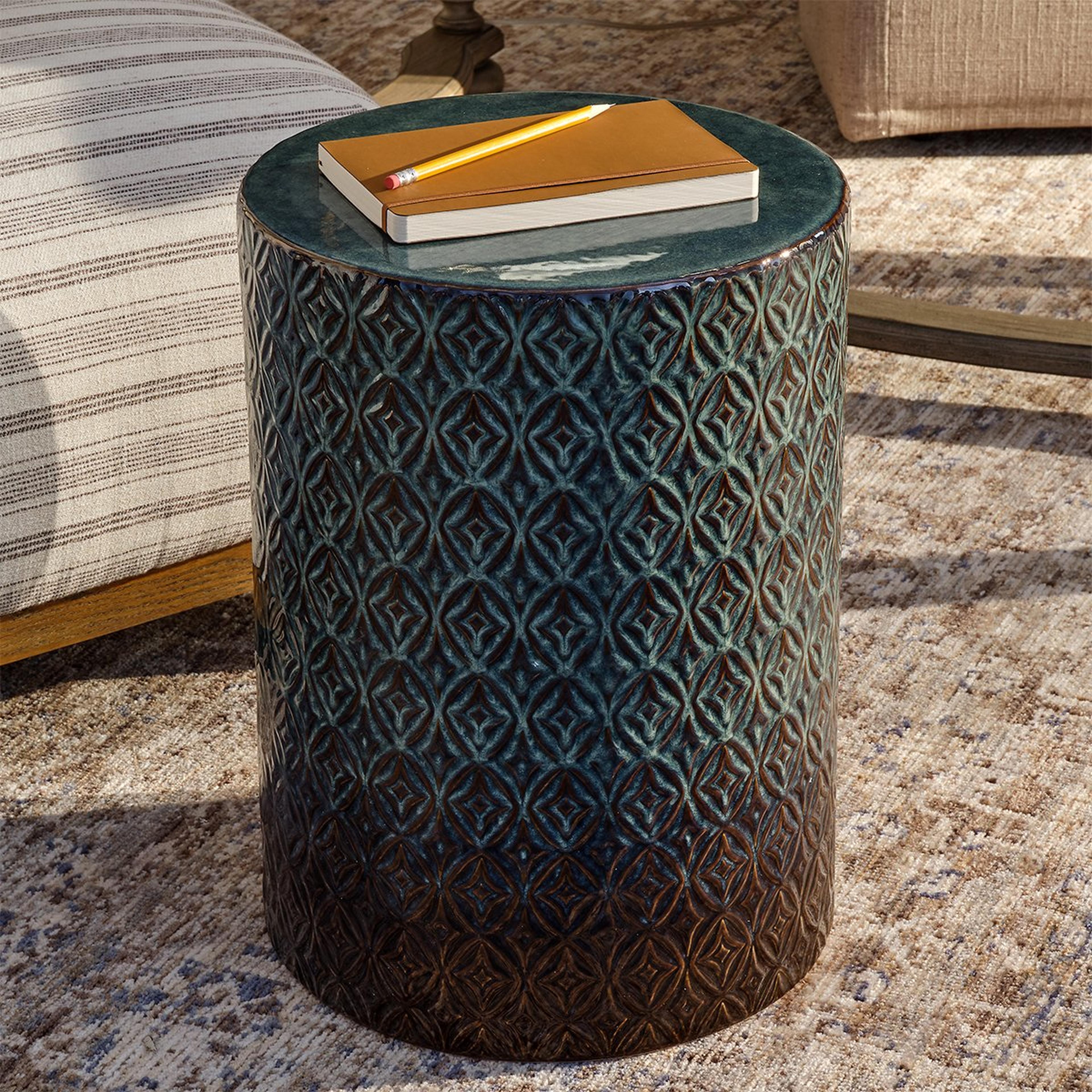 A Pretty Pattern Ceramic Garden Stool with Brown / Blue color