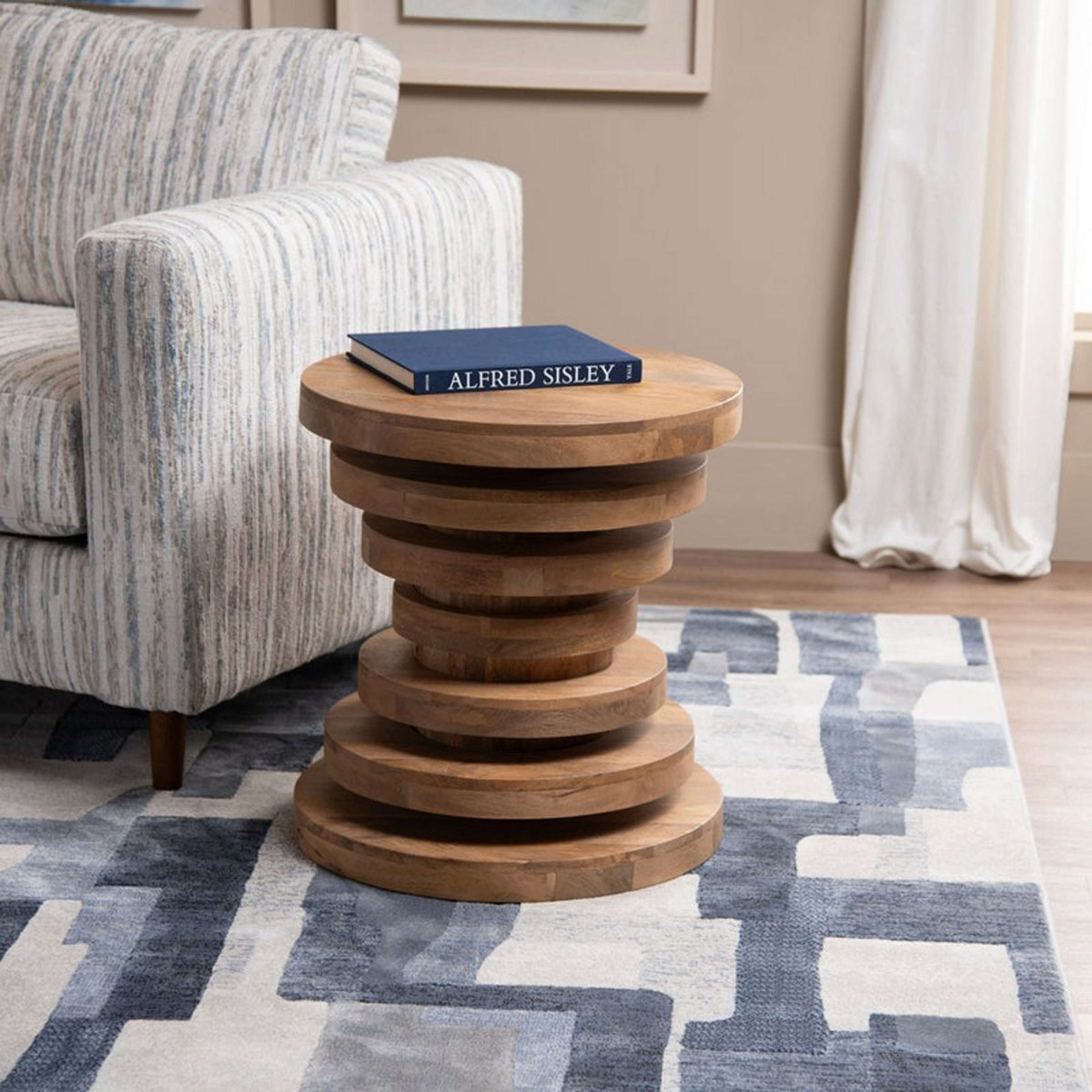 A Spole Side Table with Natural color