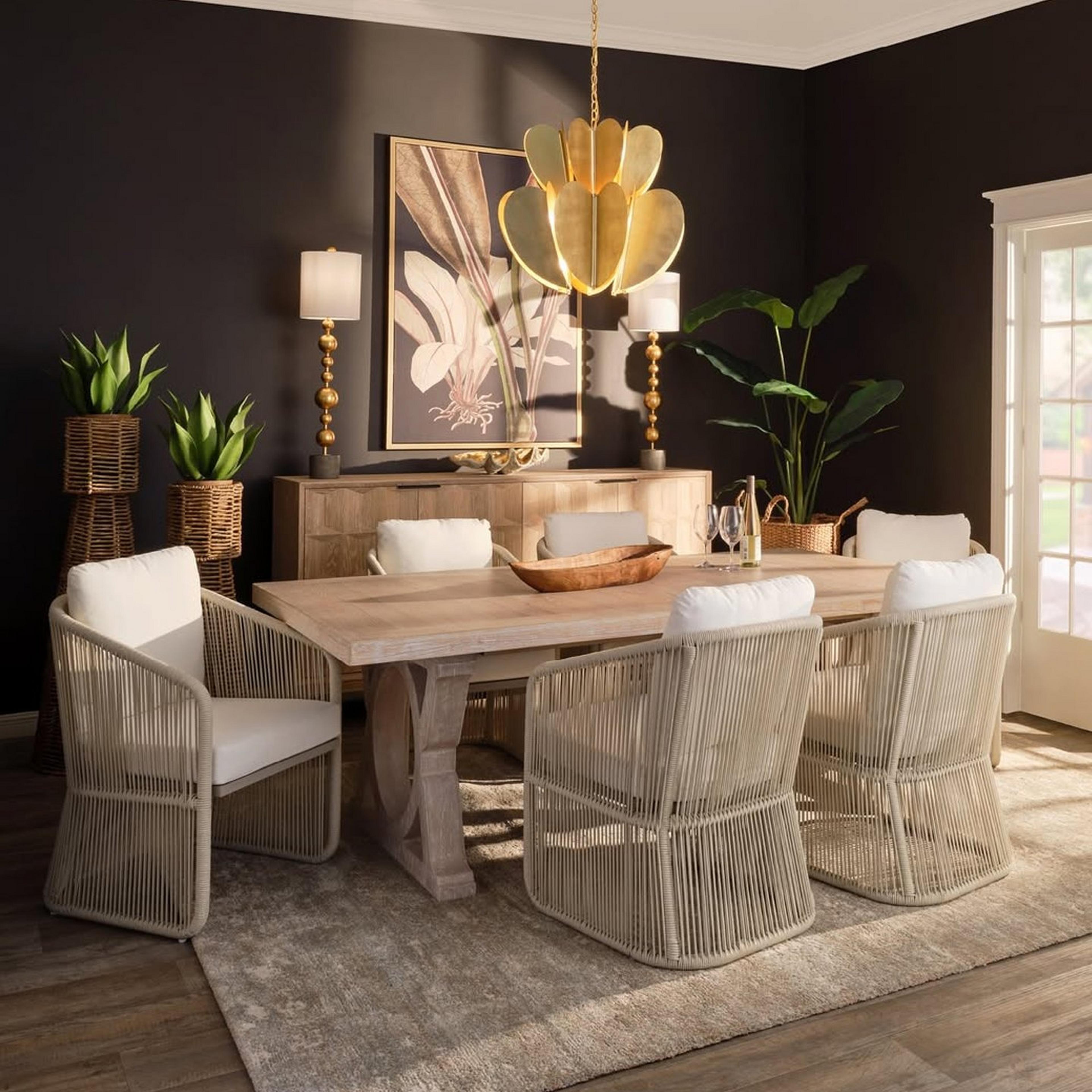 Hamptons Hideaway Dining room