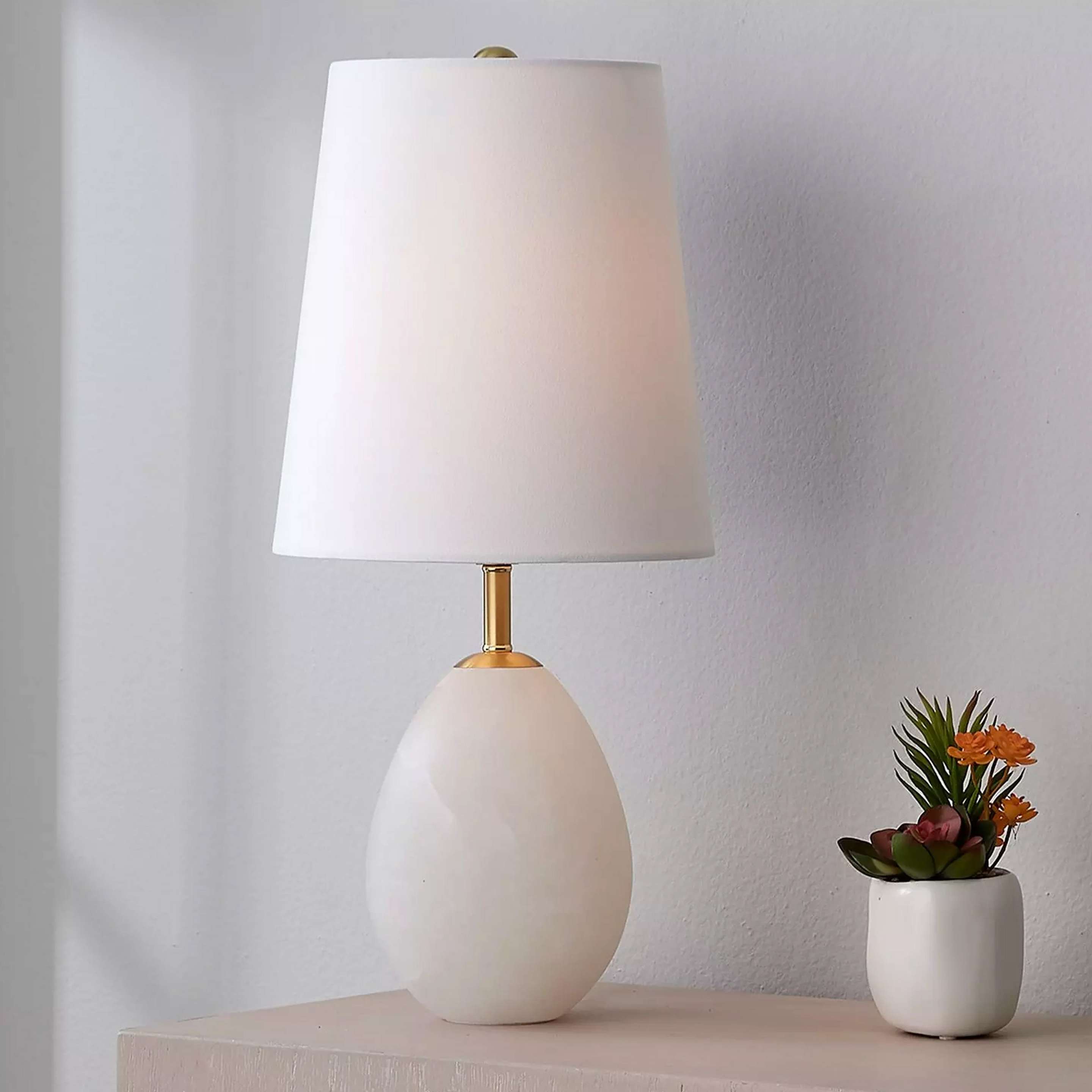 Alabaster Egg Table Lamp