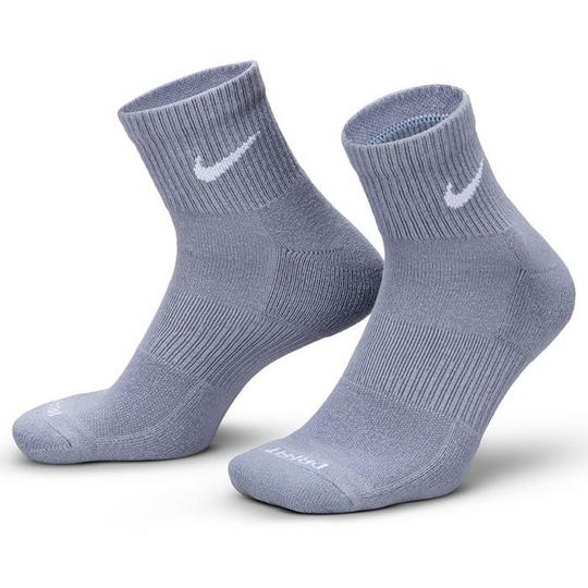 Nike Unisex Everyday Plush Cushioned Ankle Sock  3 Pack 