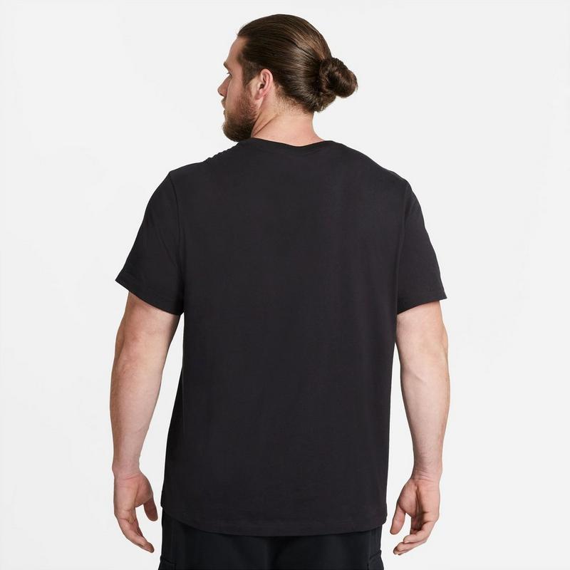 Nike Men's Sportswear Club T-Shirt
