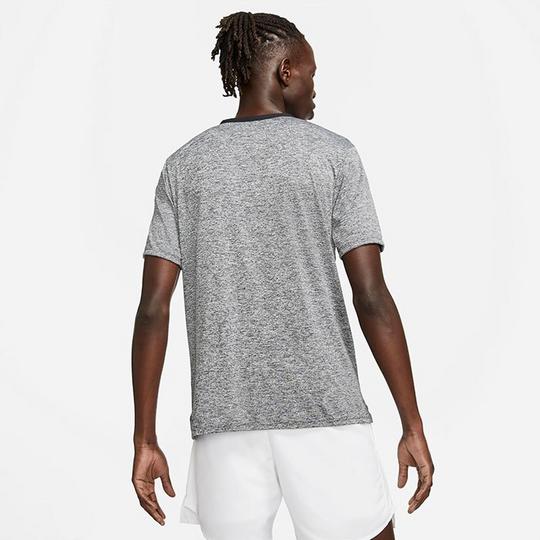 Nike Men s Dri FIT Rise 365 T Shirt