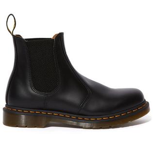 Dr. Martens Men's 2976 Smooth Chelsea Boot