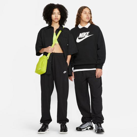Nike club essentials loose fit cuffed sweatpants in black online