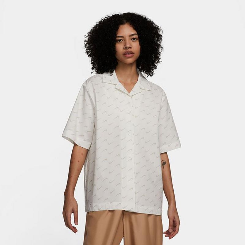 Nike Chemise tiss&eacute;e Sportswear Everyday Modern pour femmes