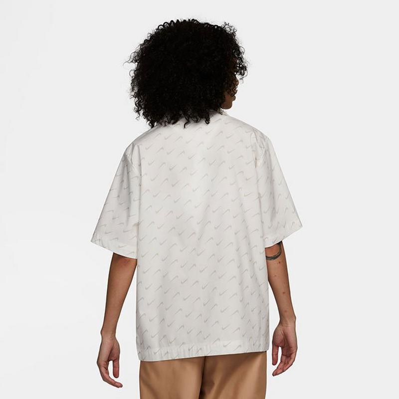 Nike Chemise tiss&eacute;e Sportswear Everyday Modern pour femmes