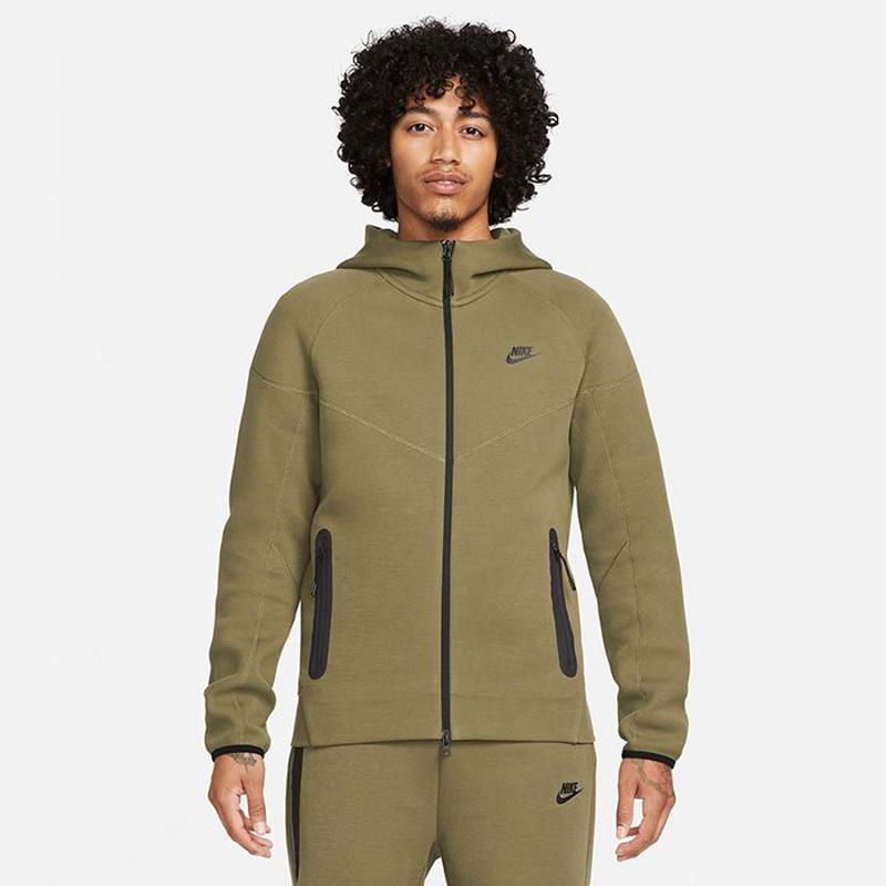 Nike Chandail &agrave; capuchon avec glissi&egrave;re Tech Fleece Windrunner pour hommes