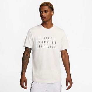 Men's Dri-FIT® Run Division Graphic T-Shirt