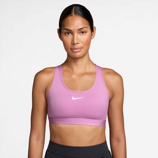 Nike Soutien-gorge de sport rembourr&eacute; &agrave; soutien moyen Swoosh pour femmes
