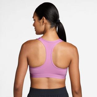 Nike Soutien-gorge de sport rembourr&eacute; &agrave; soutien moyen Swoosh pour femmes