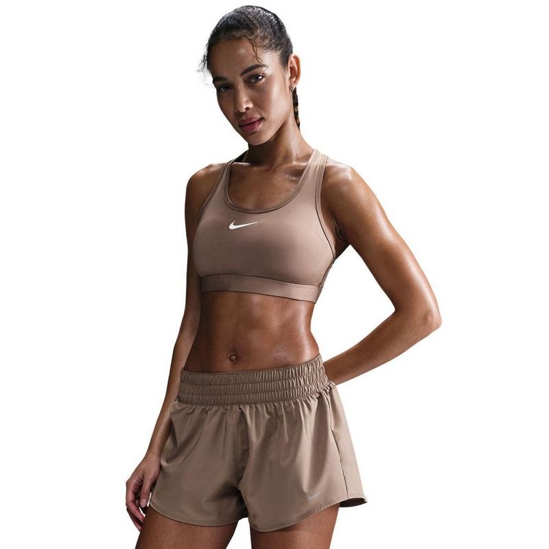 Nike Soutien-gorge de sport rembourr&eacute; &agrave; soutien moyen Swoosh pour femmes