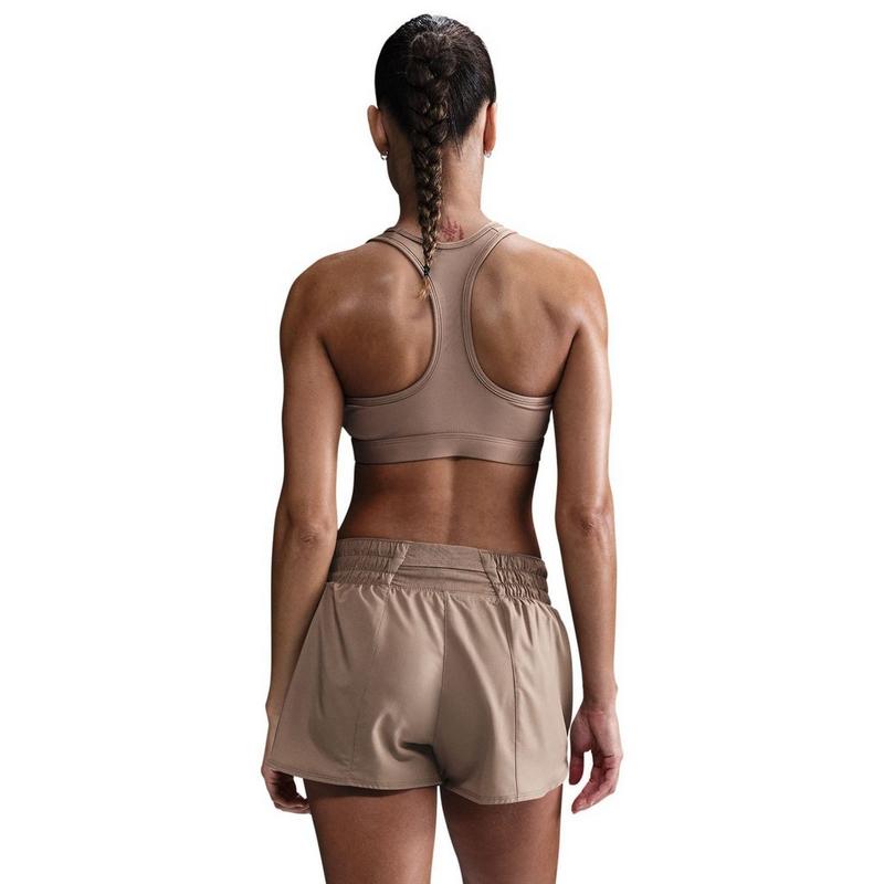 Nike Soutien-gorge de sport rembourr&eacute; &agrave; soutien moyen Swoosh pour femmes