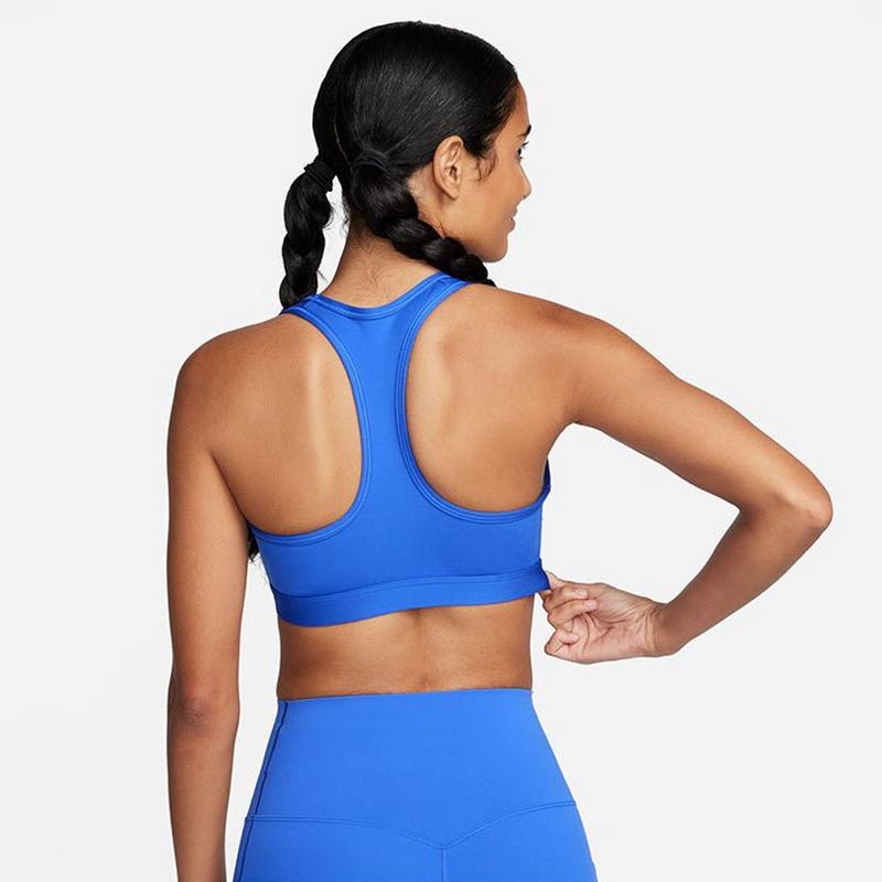 Nike Soutien-gorge de sport rembourr&eacute; &agrave; soutien moyen Swoosh pour femmes