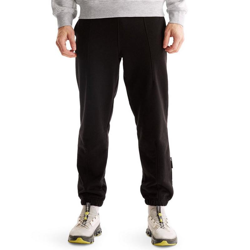 On Pantalon Club pour hommes