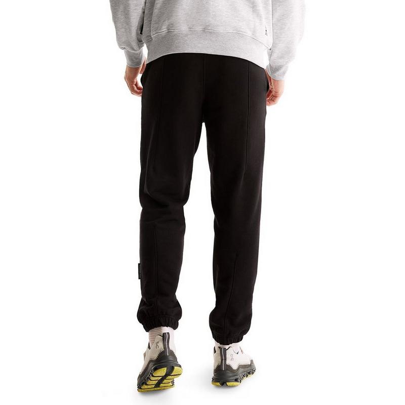 On Pantalon Club pour hommes