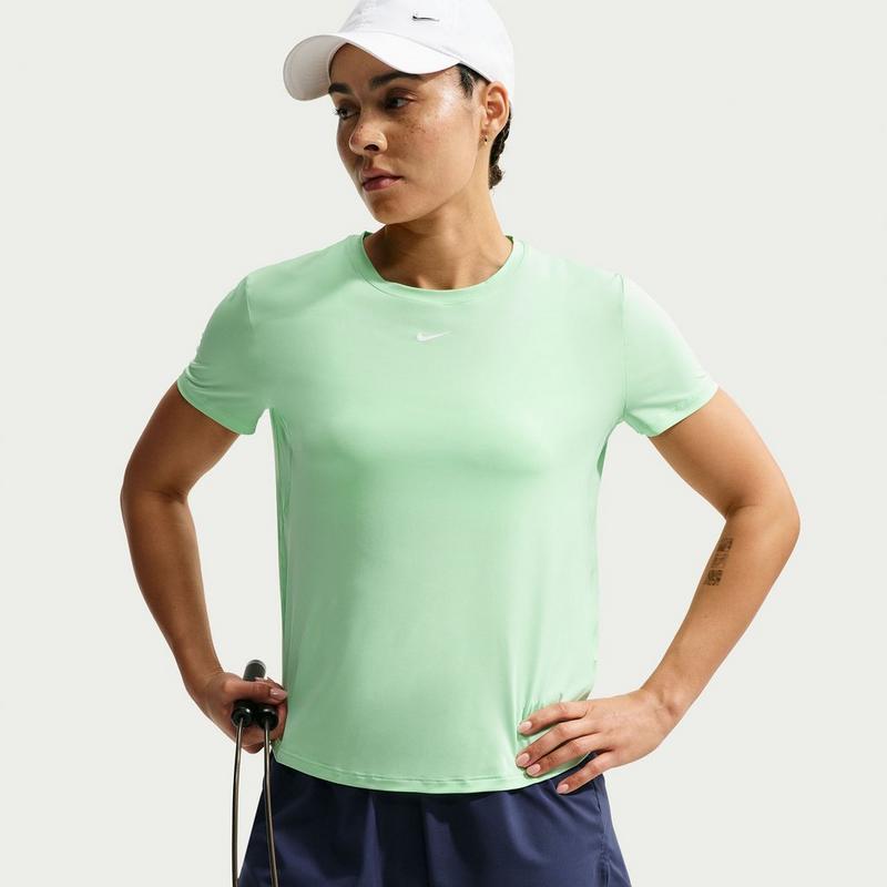 Nike Haut &agrave; manches courtes One Classic Dri-FIT pour femmes