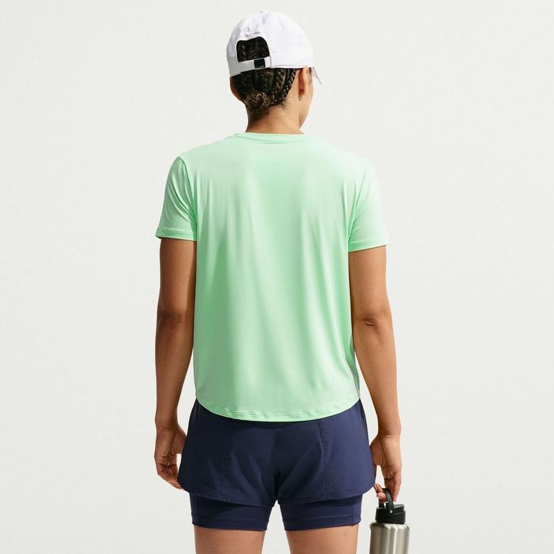 Nike Haut &agrave; manches courtes One Classic Dri-FIT pour femmes