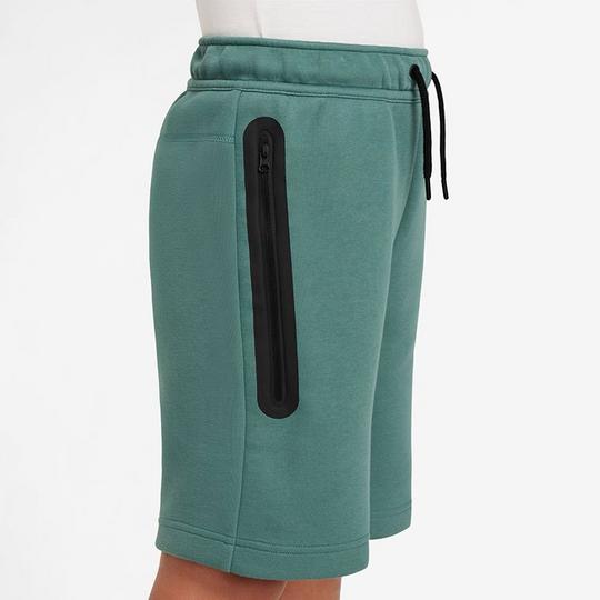 Nike tech fleece shorts junior 2025