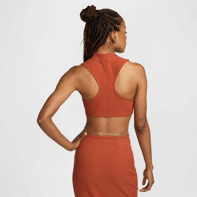 Nike Camisole courte Sportswear Chill Knit en tricot c&ocirc;tel&eacute; pour femmes
