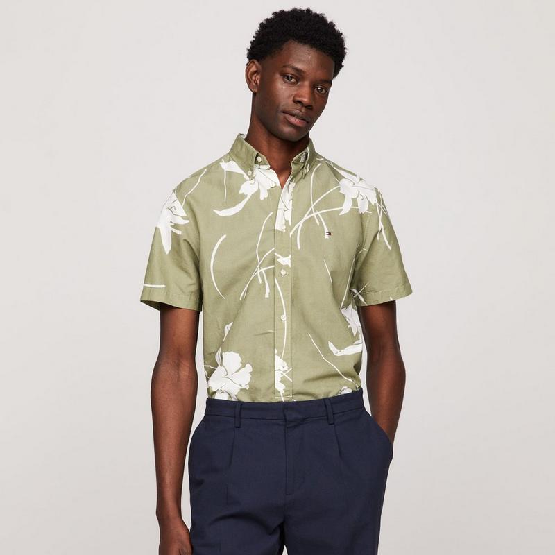 Tommy Hilfiger Chemise &agrave; motif floral avec coupe standard pour hommes