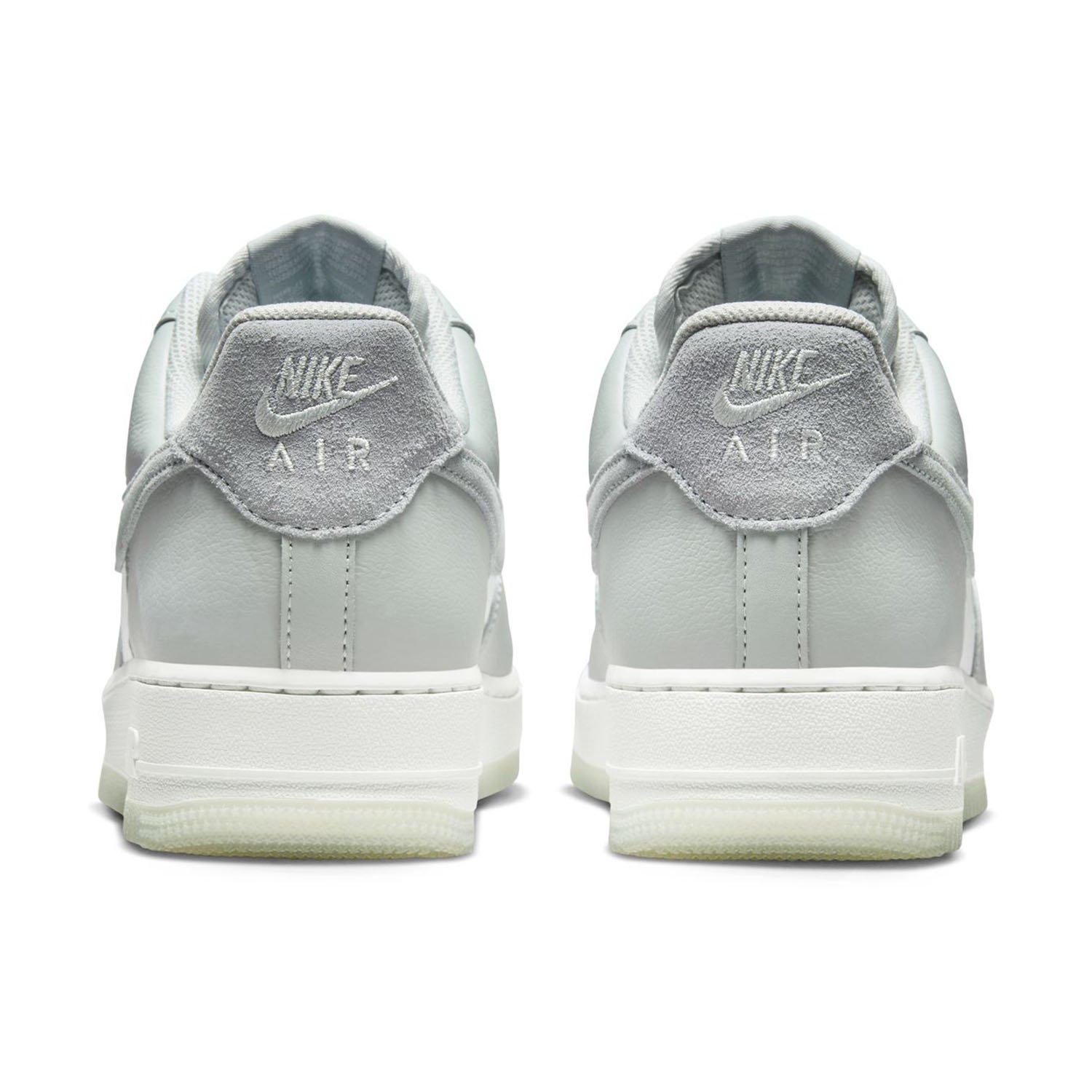 Men's Air Force 1 '07 LV8  Shoe