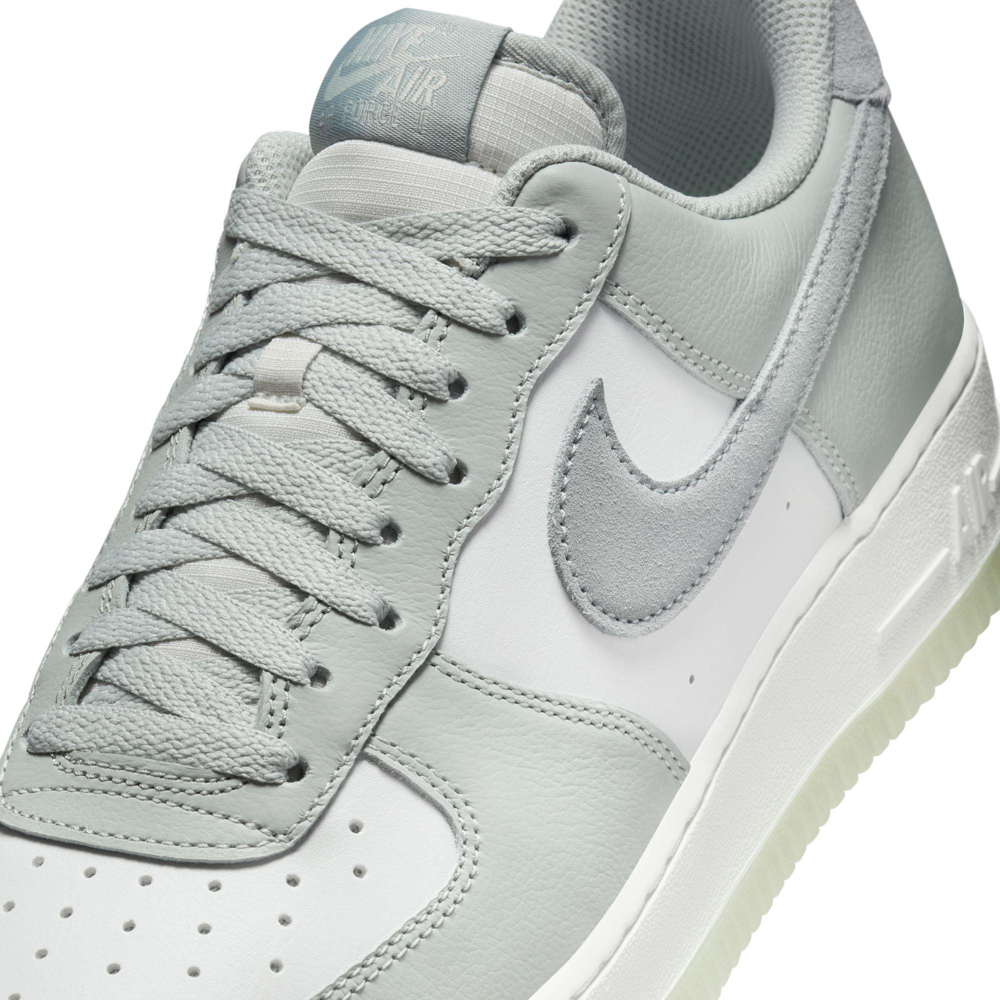 Men's Air Force 1 '07 LV8  Shoe