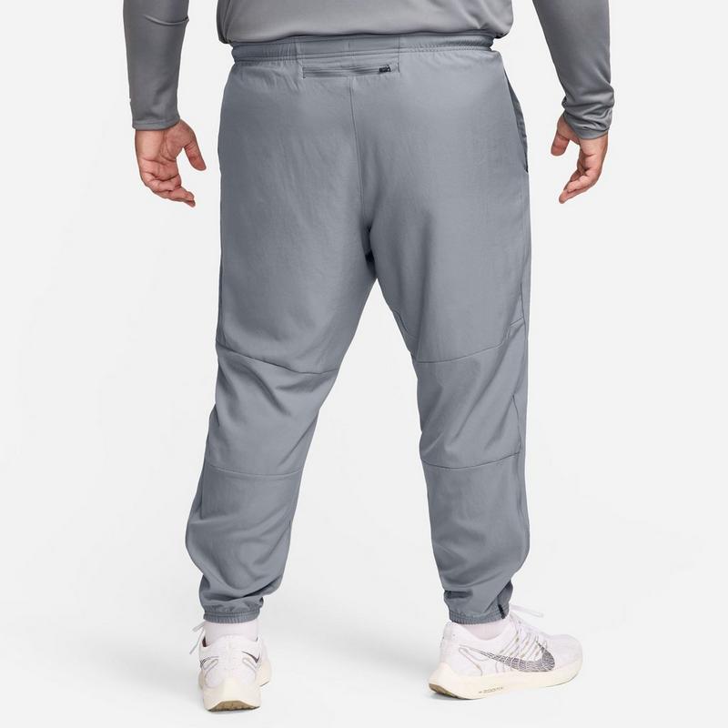 Nike Pantalon tiss&eacute; Challenger Dri-FIT pour hommes