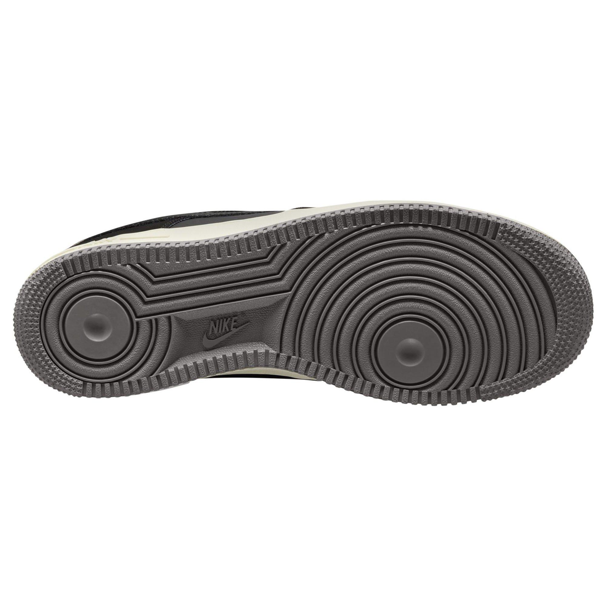 Men's Air Force 1 '07 LV8 Shoe