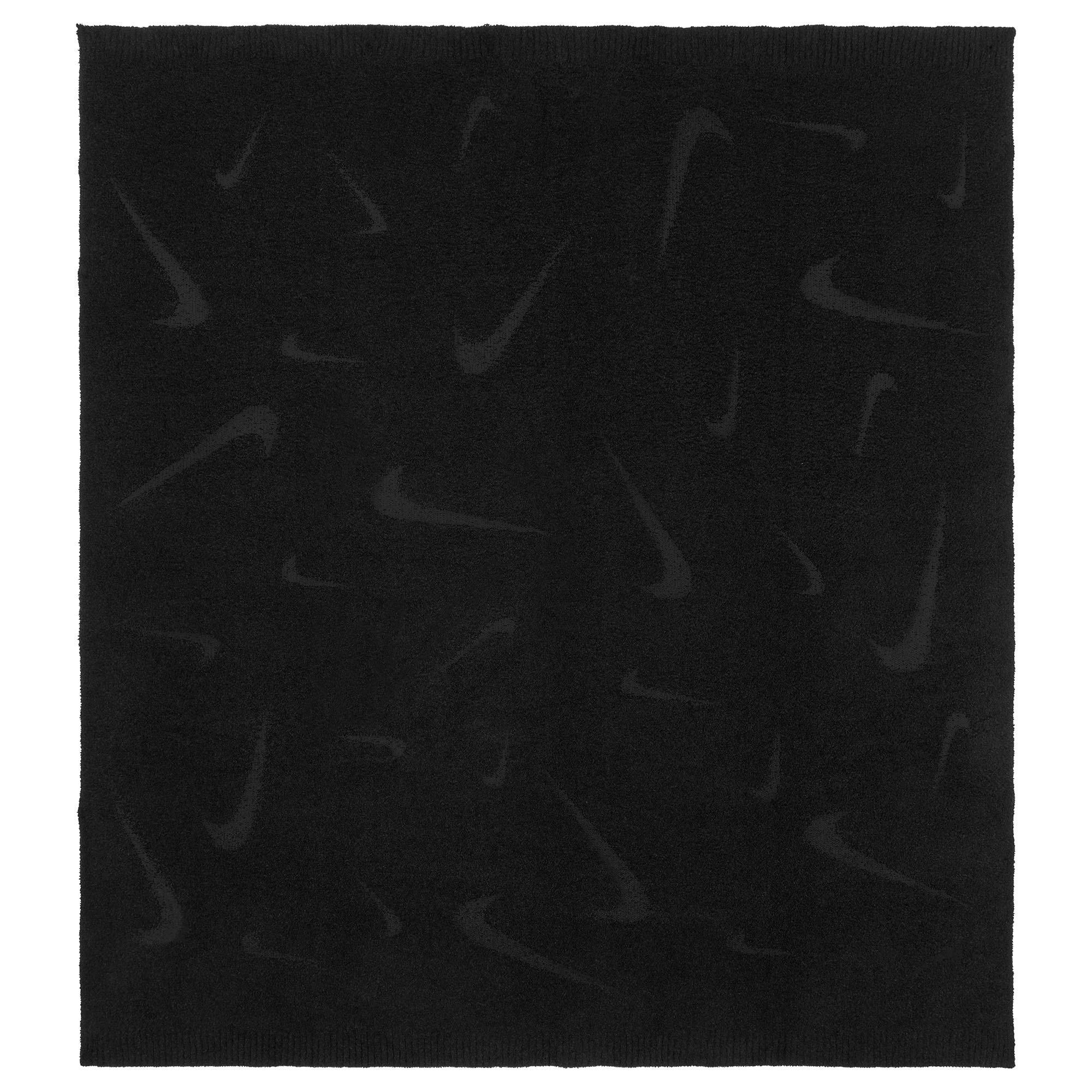 Phoenix Cozy Boucle Blanket | Nike | Sporting Life Online