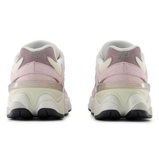 New Balance Juniors' [3.5-7] 9060 Shoe