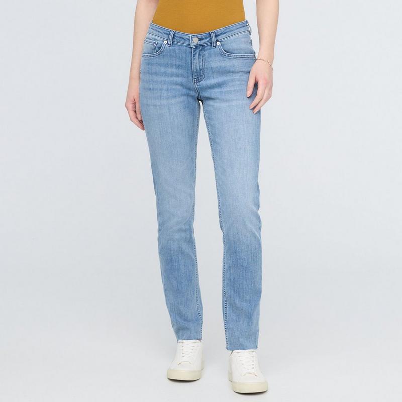 DUER Jean Girlfriend en denim de performance pour femmes