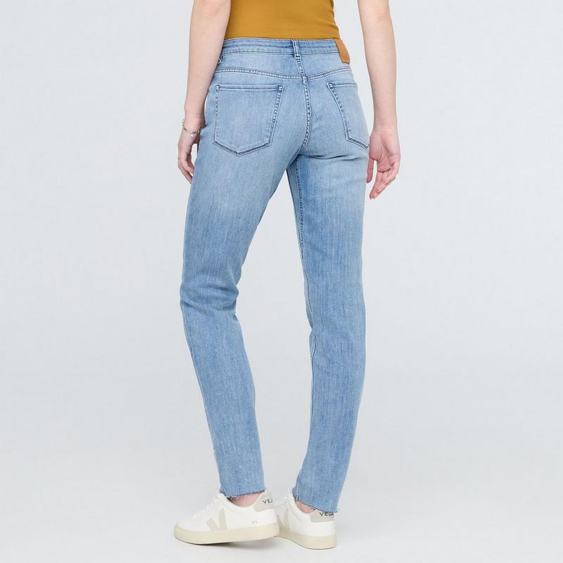 DUER Jean Girlfriend en denim de performance pour femmes