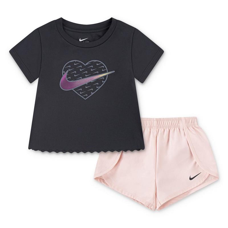 Nike Ensemble t-shirt + short Swoosh Motion Sprinter pour filles [2-4T]