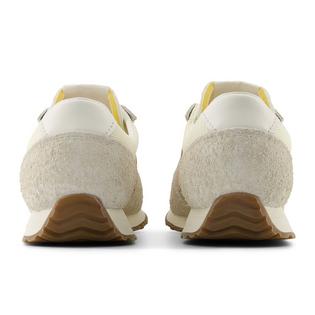 New Balance Unisex 471 Shoe