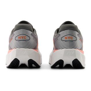 New Balance Chaussures de course FuelCell Rebel v5 pour hommes