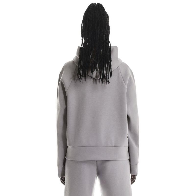On Chandail &agrave; capuchon Focus Tech pour femmes