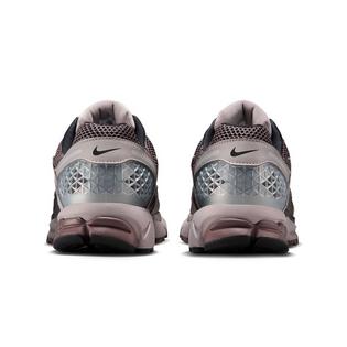 Nike Men's Zoom Vomero 5 Shoe