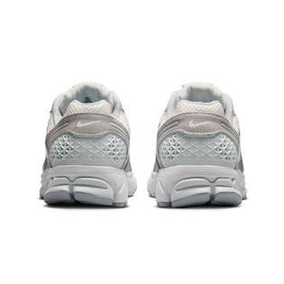 Nike Chaussures Zoom Vomero 5 pour femmes