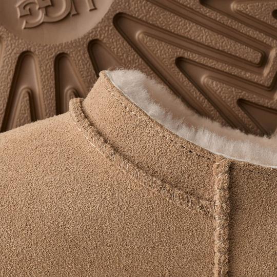 Juniors' [13-6] Classic Micro Boot | UGG | Sporting Life Online