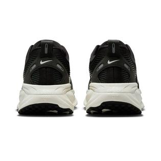 Nike Women's Vomero 18 Running Shoe