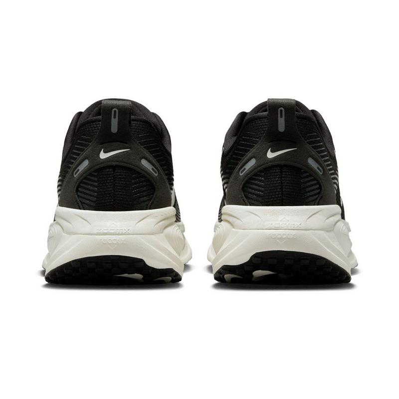 Nike Women's Vomero 18 Running Shoe