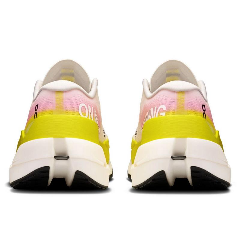 On Chaussures de course Cloudboom Max pour femmes
